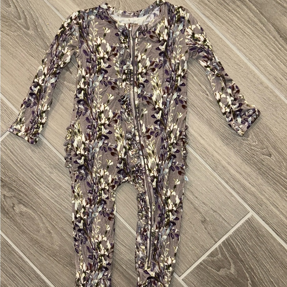 NWOT Posh Peanut size 12-18 months